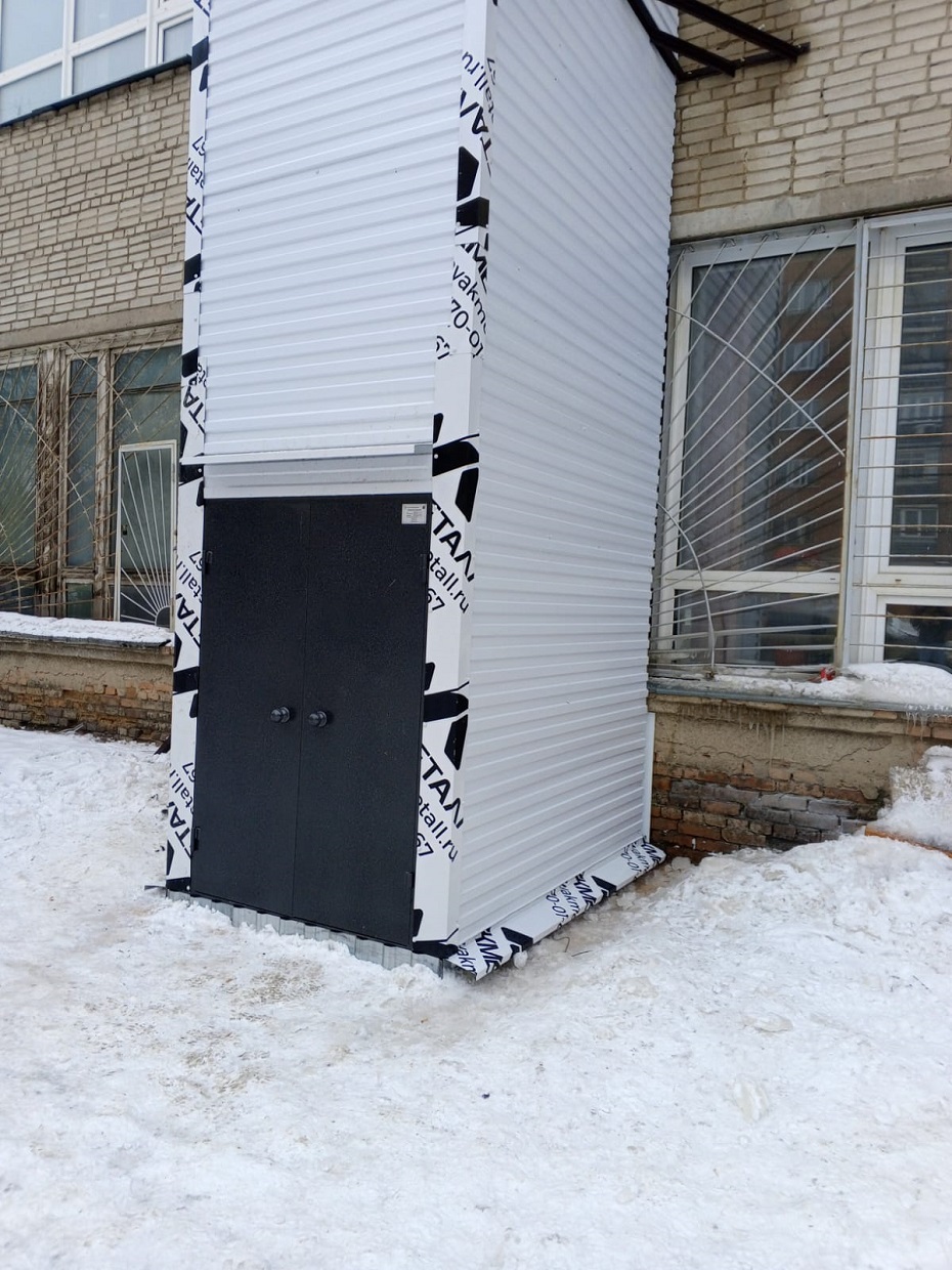 Подъемник в металлокаркасной шахте, 1000 кг в Новосибирске