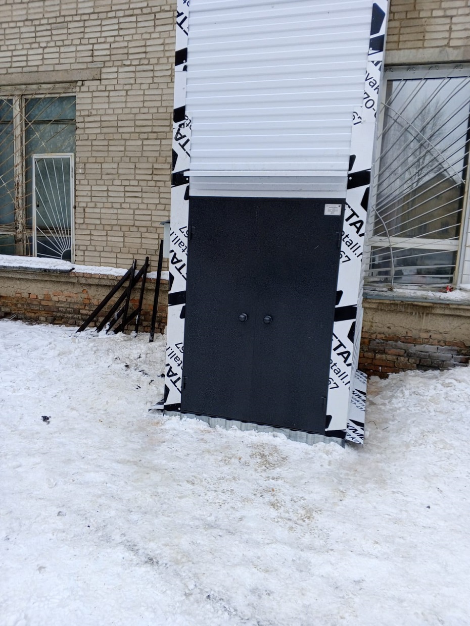 Подъемник в металлокаркасной шахте, 1000 кг в Новосибирске