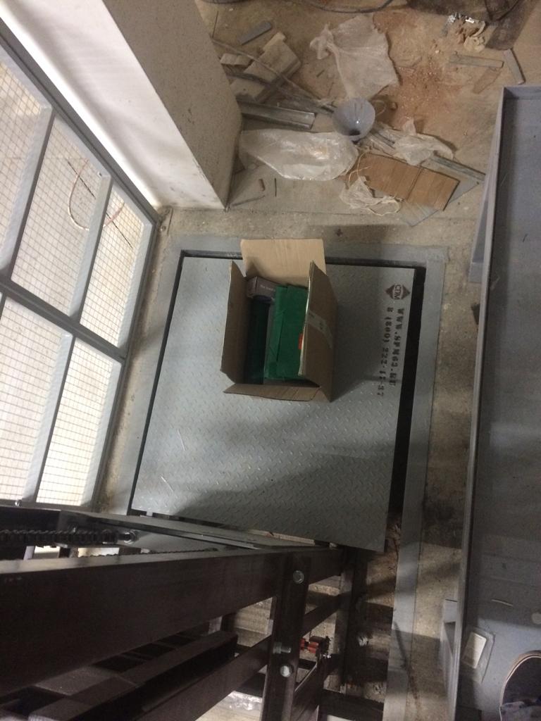 Консольный подъемник, 500 кг, Казань, склад