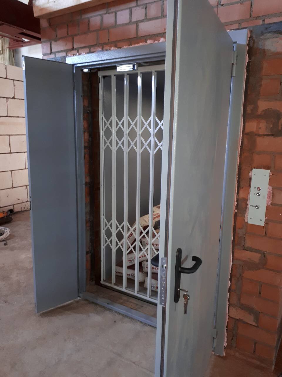 Грузопассажирский подъемник, 1000 кг, Ухта