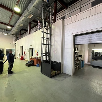 Мачтовый подъемник цепной, 300 кг